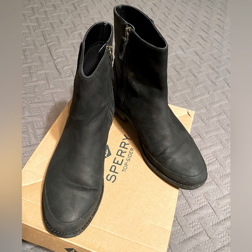 SPEERY Seaport Storm mid boot